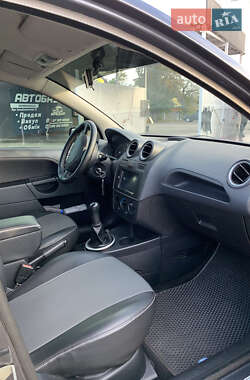 Хэтчбек Ford Fiesta 2007 в 