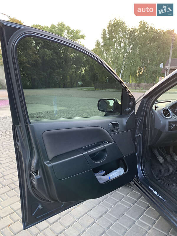 Хэтчбек Ford Fiesta 2007 в Первомайске