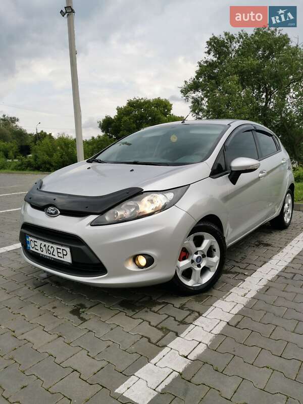 Хетчбек Ford Fiesta 2010 в 