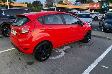 Хэтчбек Ford Fiesta 2013 в 
