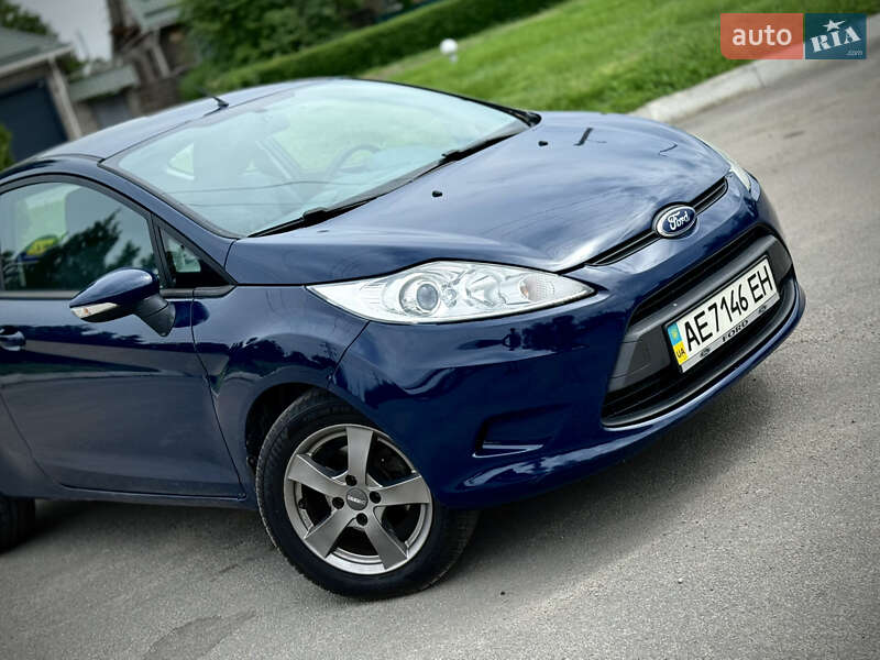 Хетчбек Ford Fiesta 2008 в Кам'янському