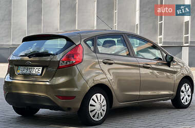 Хетчбек Ford Fiesta 2012 в 