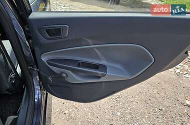 Хэтчбек Ford Fiesta 2010 в 