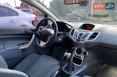 Хэтчбек Ford Fiesta 2010 в 