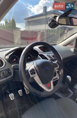 Хэтчбек Ford Fiesta 2010 в 