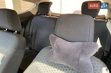 Хэтчбек Ford Fiesta 2010 в 