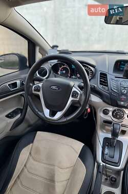 Седан Ford Fiesta 2016 в 