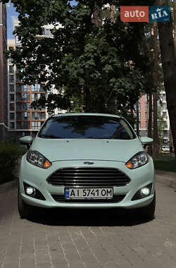 Хэтчбек Ford Fiesta 2018 в 