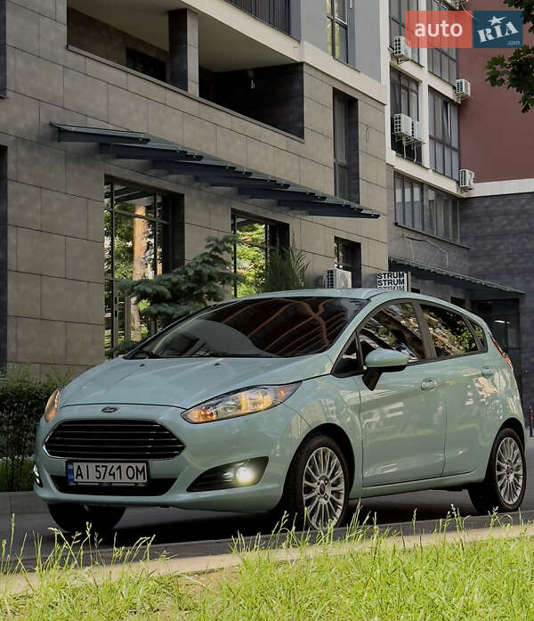 Хэтчбек Ford Fiesta 2018 в 