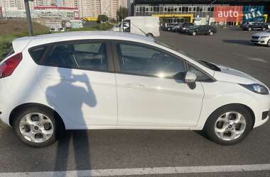 Хетчбек Ford Fiesta 2015 в Києві