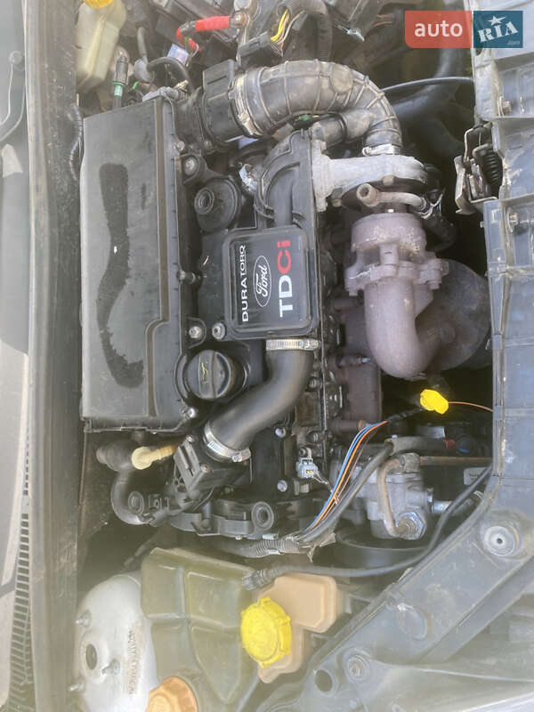Хэтчбек Ford Fiesta 2004 в Виннице