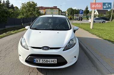 Хэтчбек Ford Fiesta 2011 в 