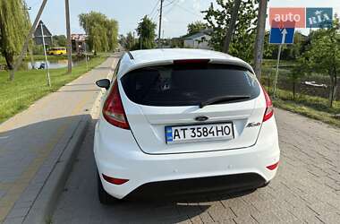 Хэтчбек Ford Fiesta 2011 в 