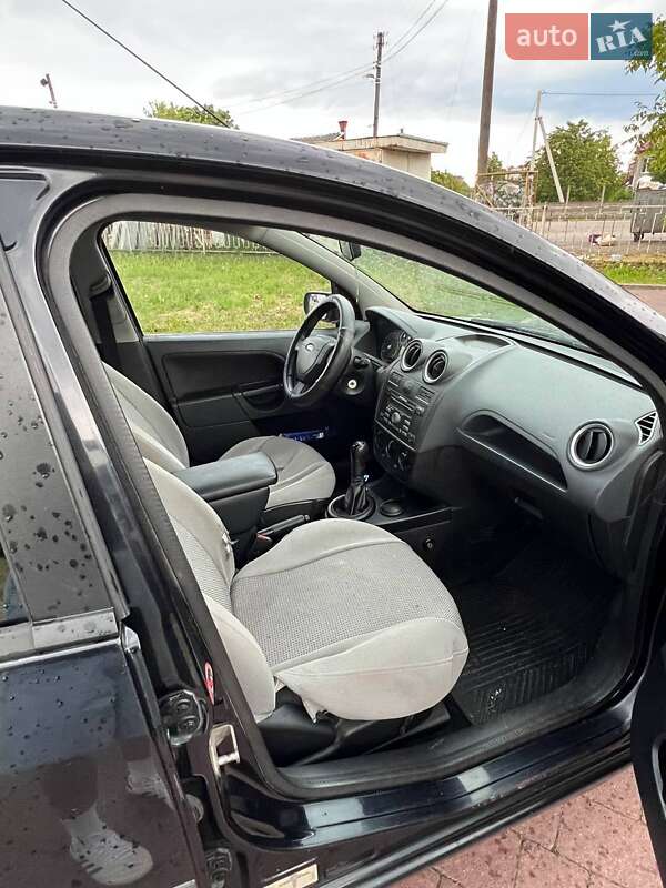 Хетчбек Ford Fiesta 2008 в Калуші