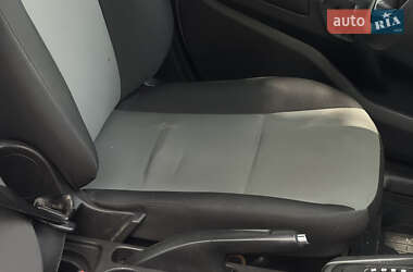 Седан Ford Fiesta 2015 в 