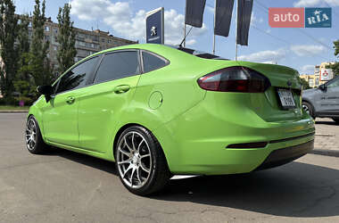 Седан Ford Fiesta 2014 в 