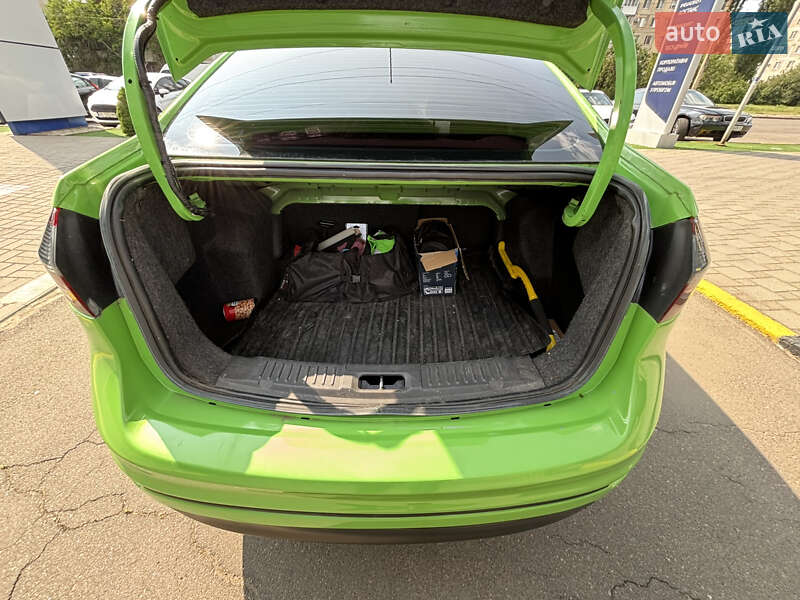 Седан Ford Fiesta 2014 в Николаеве