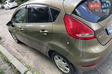 Хетчбек Ford Fiesta 2012 в 