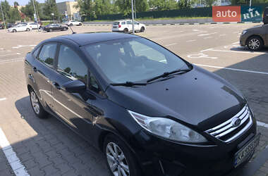 Седан Ford Fiesta 2012 в 