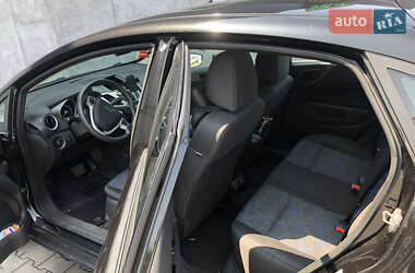Седан Ford Fiesta 2012 в 