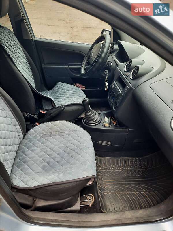 Хэтчбек Ford Fiesta 2005 в Харькове