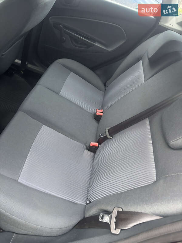 Хэтчбек Ford Fiesta 2011 в Харькове