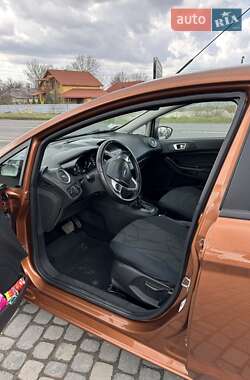 Хетчбек Ford Fiesta 2013 в 