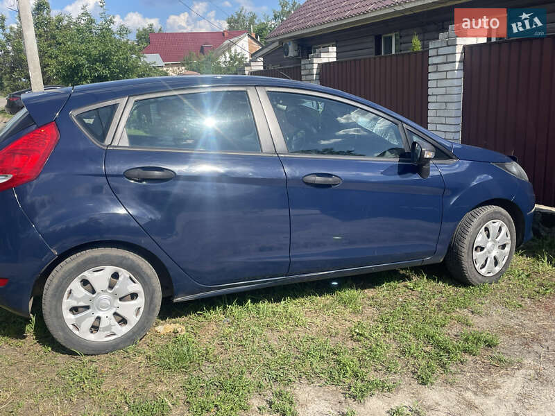 Хэтчбек Ford Fiesta 2012 в Смеле