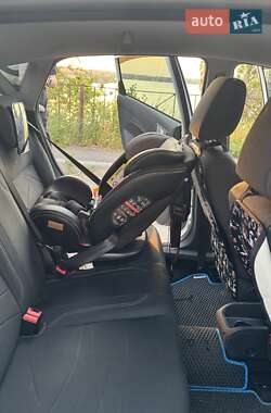 Хэтчбек Ford Fiesta 2012 в 