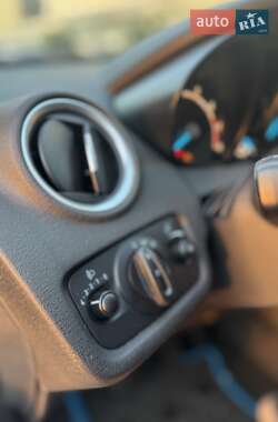 Хэтчбек Ford Fiesta 2012 в 