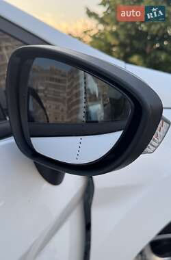Хэтчбек Ford Fiesta 2012 в 