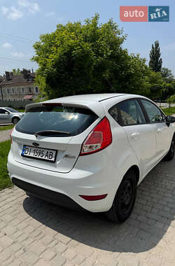 Хэтчбек Ford Fiesta 2016 в 