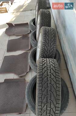 Хэтчбек Ford Fiesta 2005 в 