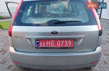 Хэтчбек Ford Fiesta 2004 в 
