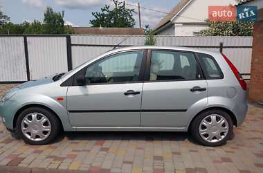 Хэтчбек Ford Fiesta 2004 в 