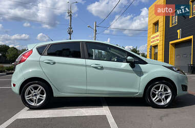 Хэтчбек Ford Fiesta 2017 в 