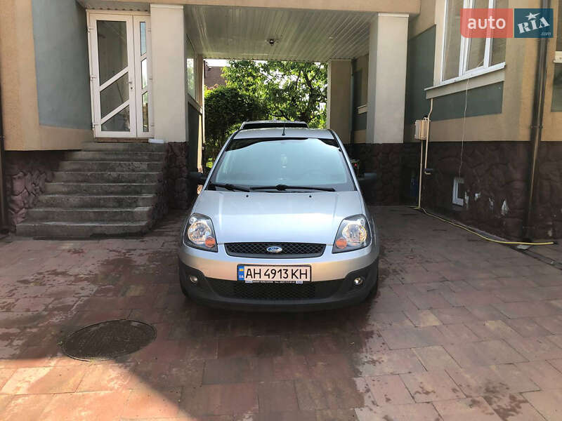 Хетчбек Ford Fiesta 2008 в 