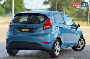 Хэтчбек Ford Fiesta 2011 в 