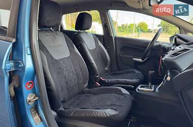 Хэтчбек Ford Fiesta 2011 в 