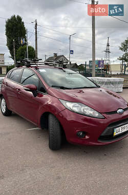 Хэтчбек Ford Fiesta 2011 в 
