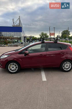 Хэтчбек Ford Fiesta 2011 в 
