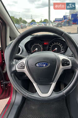 Хэтчбек Ford Fiesta 2011 в 
