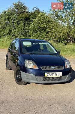 Хетчбек Ford Fiesta 2006 в 