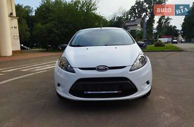 Хэтчбек Ford Fiesta 2012 в 