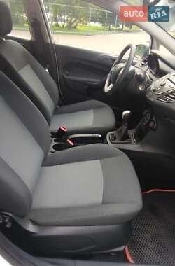 Хэтчбек Ford Fiesta 2012 в 