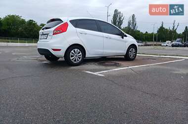 Хэтчбек Ford Fiesta 2012 в 