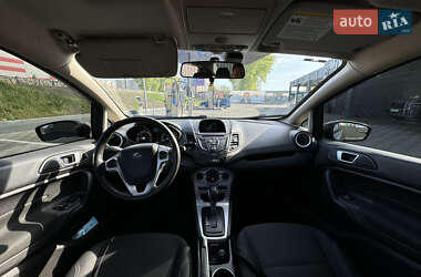 Седан Ford Fiesta 2016 в 