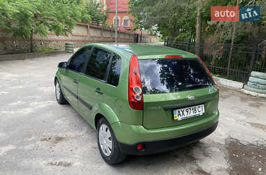 Хэтчбек Ford Fiesta 2006 в 