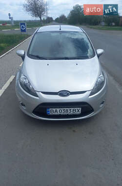 Хэтчбек Ford Fiesta 2012 в 