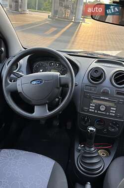 Хэтчбек Ford Fiesta 2008 в 
